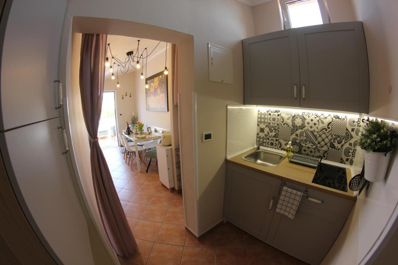 Room And Apartment Doris Lovrečica Exterior foto